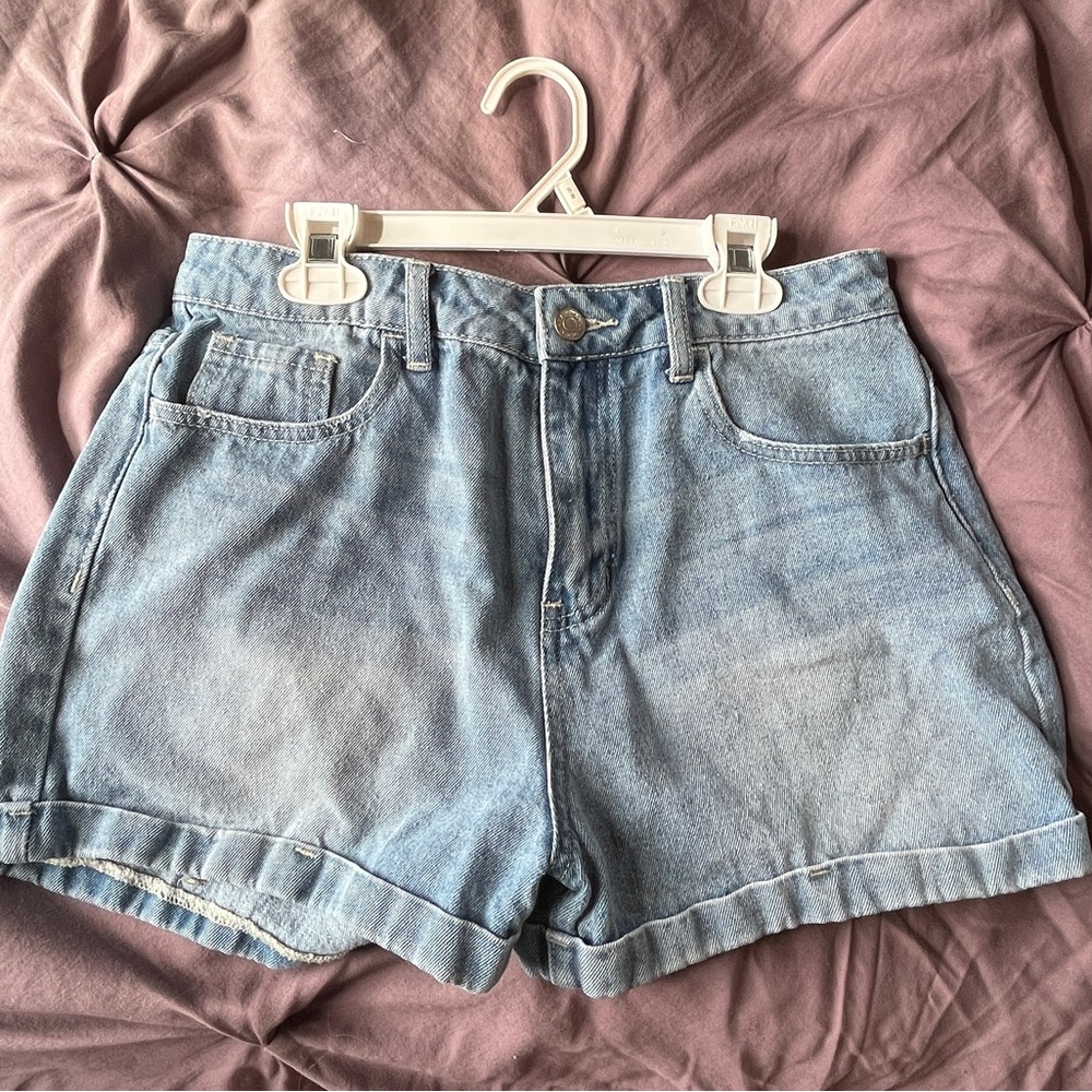 Light wash Pacsun mom shorts